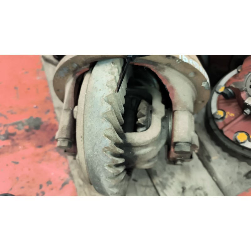 Recambio de grupo para nissan trade 100 3.0 turbodiesel referencia OEM IAM  RELACION:7X39 16 ESTRIAS PALIER 3