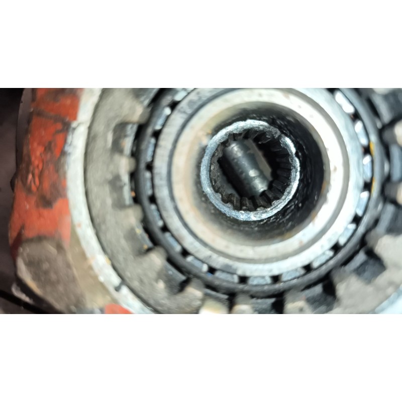 Recambio de grupo para nissan trade 100 3.0 turbodiesel referencia OEM IAM  RELACION:8X43 16 ESTRIAS PALIER 2