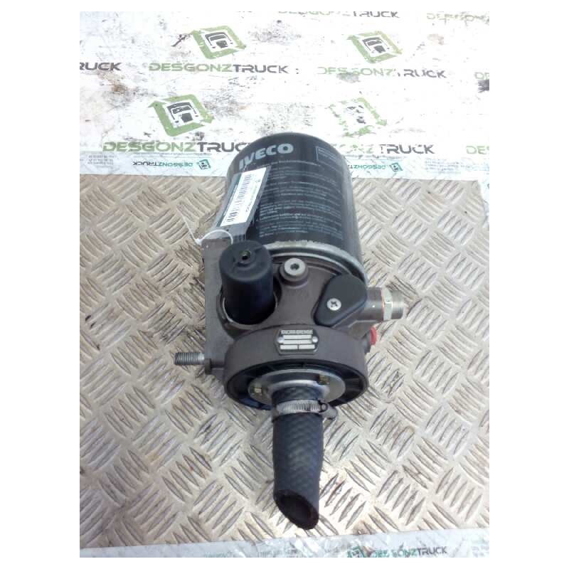 Recambio de valvula aire para renault hd 250.18 premium e2 6.2 diesel referencia OEM IAM LA8040  VALVULA SECADORA - Blanco