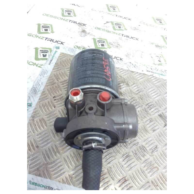 Recambio de valvula aire para renault hd 250.18 premium e2 6.2 diesel referencia OEM IAM LA8040  VALVULA SECADORA - Blanco 3