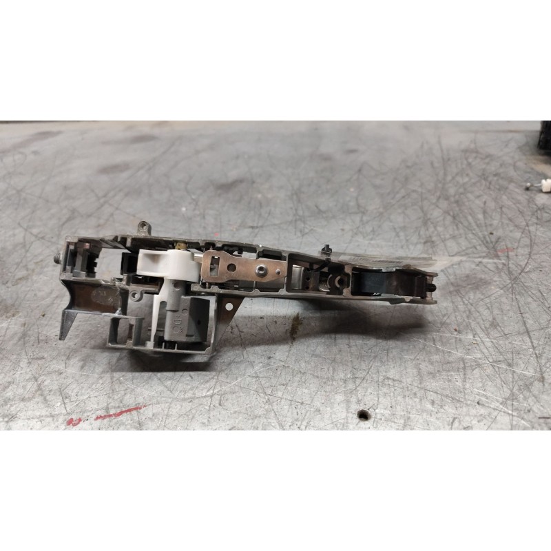 Recambio de maneta exterior delantera derecha para peugeot 5008 referencia OEM IAM 3
