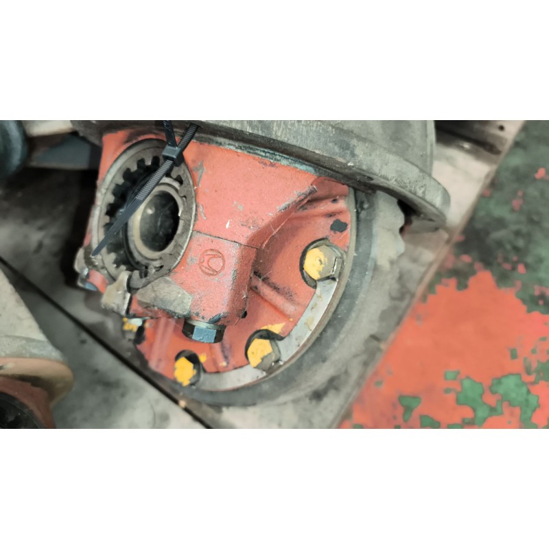 Recambio de grupo para nissan trade 100 3.0 turbodiesel referencia OEM IAM  RELACION:8X43 16 ESTRIAS PALIER 4