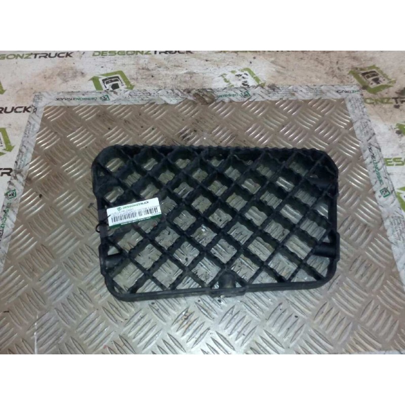 Recambio de huella peldaño para iveco eurocargo tector 5.9 diesel referencia OEM IAM 504043819 PARTE BAJA 
