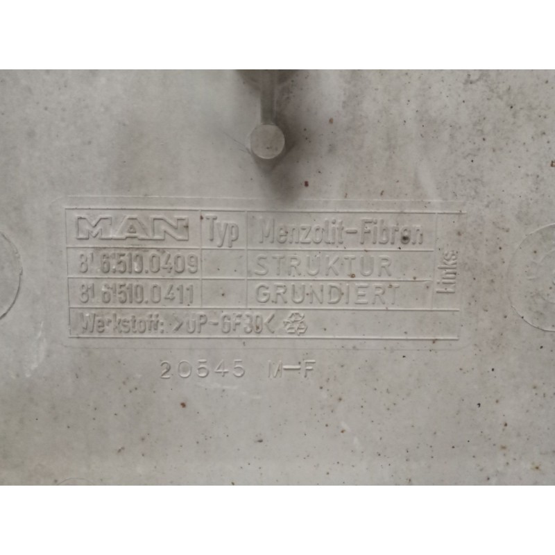 Recambio de moldura trasera cabina para man tgx 18.440 12.4 diesel referencia OEM IAM 81615100409  IZQUIERDA 2