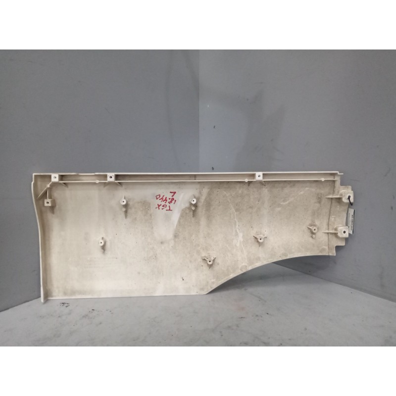 Recambio de moldura trasera cabina para man tgx 18.440 12.4 diesel referencia OEM IAM 81615100409  IZQUIERDA 3