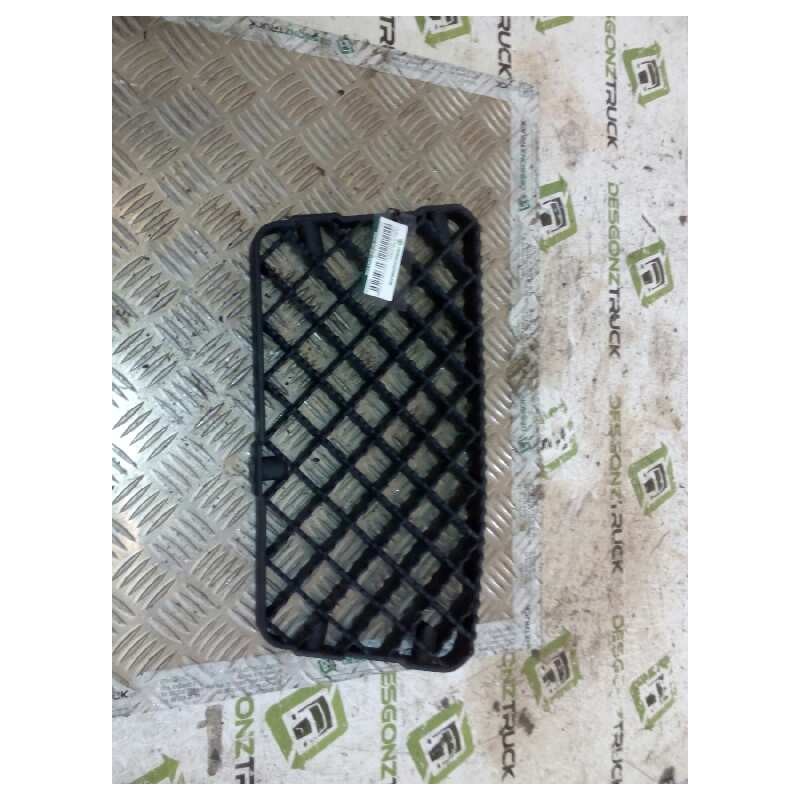 Recambio de huella peldaño para iveco eurocargo tector 5.9 diesel referencia OEM IAM 504043817 PARTE DE ARRIBA 