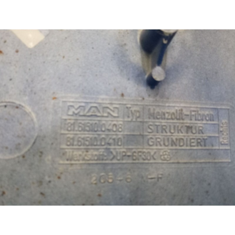 Recambio de moldura trasera cabina para man tgx 18 referencia OEM IAM 81615100408  DERECHA - Azul 2