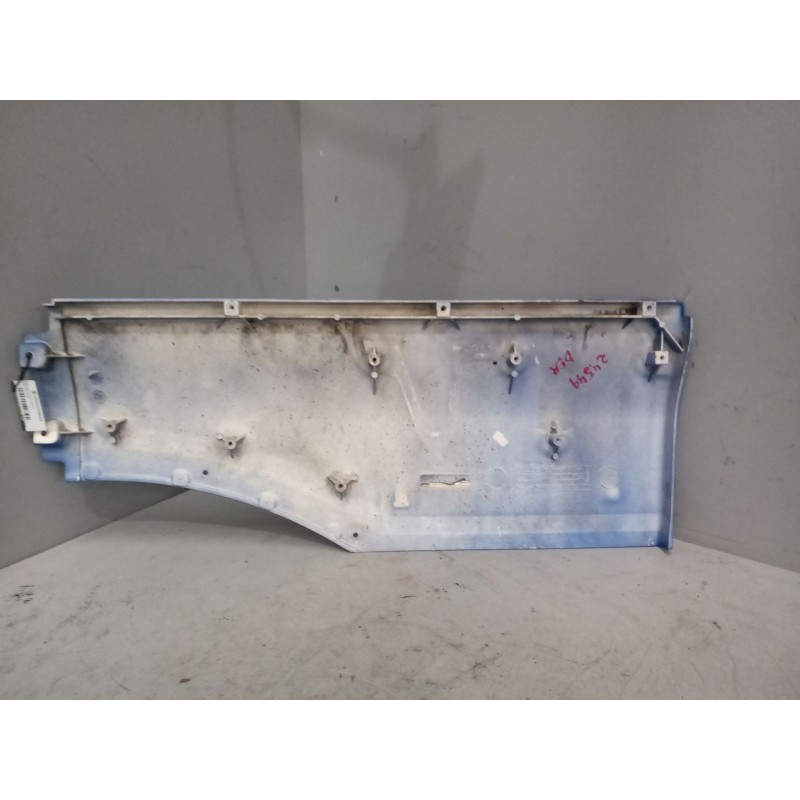 Recambio de moldura trasera cabina para man tgx 18 referencia OEM IAM 81615100408  DERECHA - Azul 3