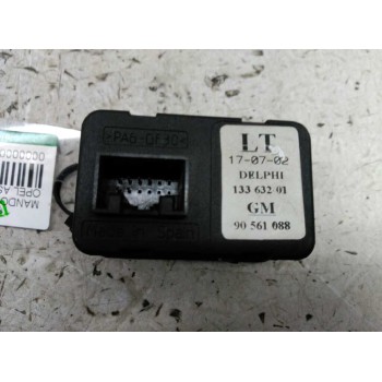 Recambio de mando elevalunas delantero izquierdo para opel astra g berlina elegance referencia OEM IAM 13363201 90561688 