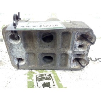 Recambio de soporte guardabarros trasero para volvo fh xxx 12.8 diesel referencia OEM IAM  IZQUIERDO 