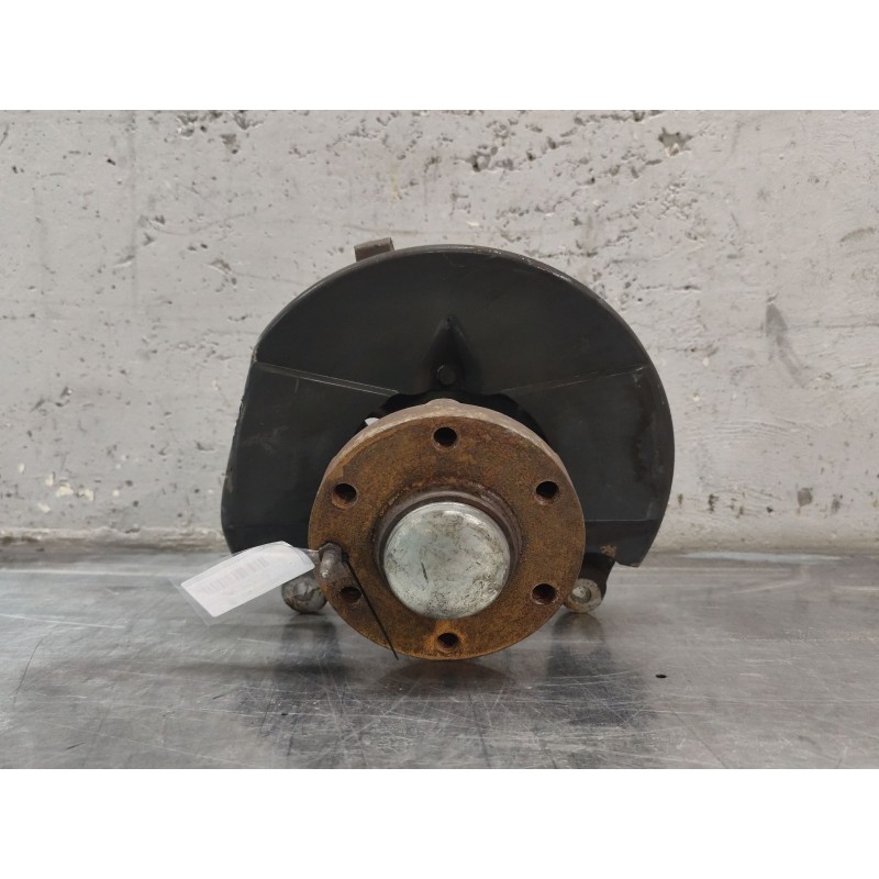 Recambio de mangueta delantera derecha para iveco daily config. paquetería cabina simple 35s... batalla 3750 referencia OEM IAM 