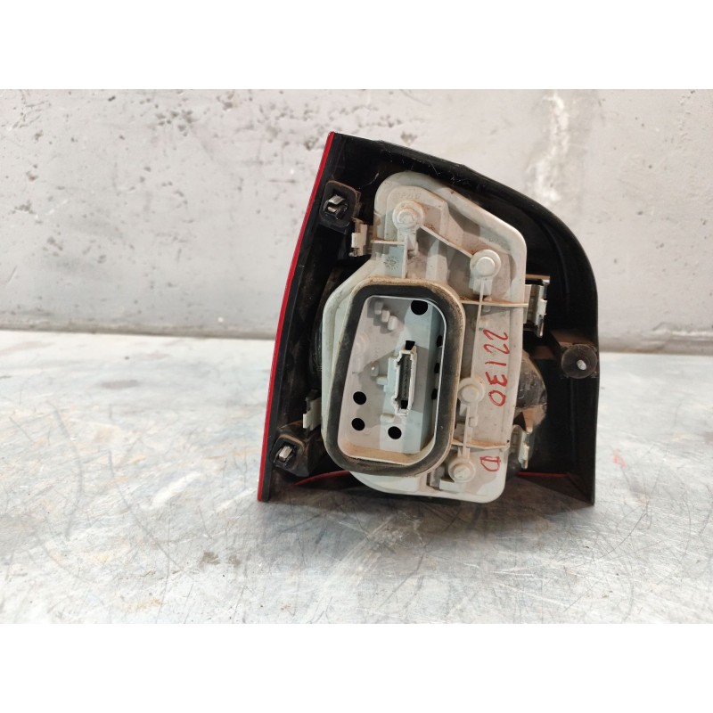 Recambio de piloto trasero derecho para volkswagen polo (9n1) conceptline referencia OEM IAM - Rojo 2