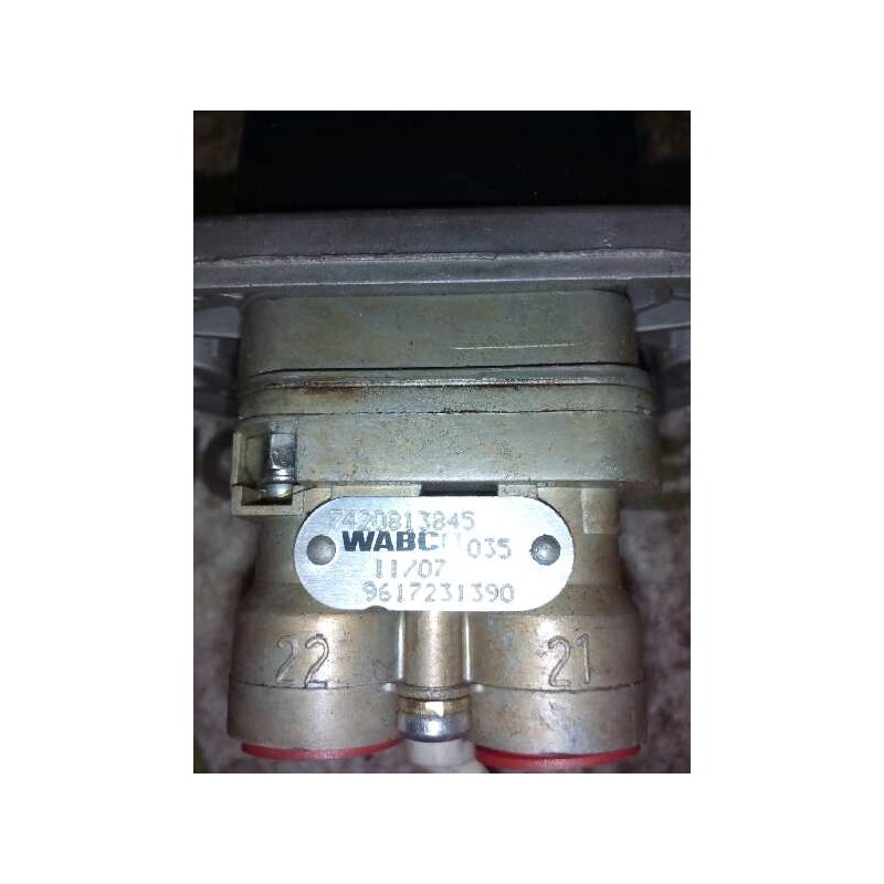 Recambio de palanca freno de mano para renault magnum ab 2005 cabina adel.tractor semirr. gv  4x2 4xx.18 gran espacio referencia - Blanco 2