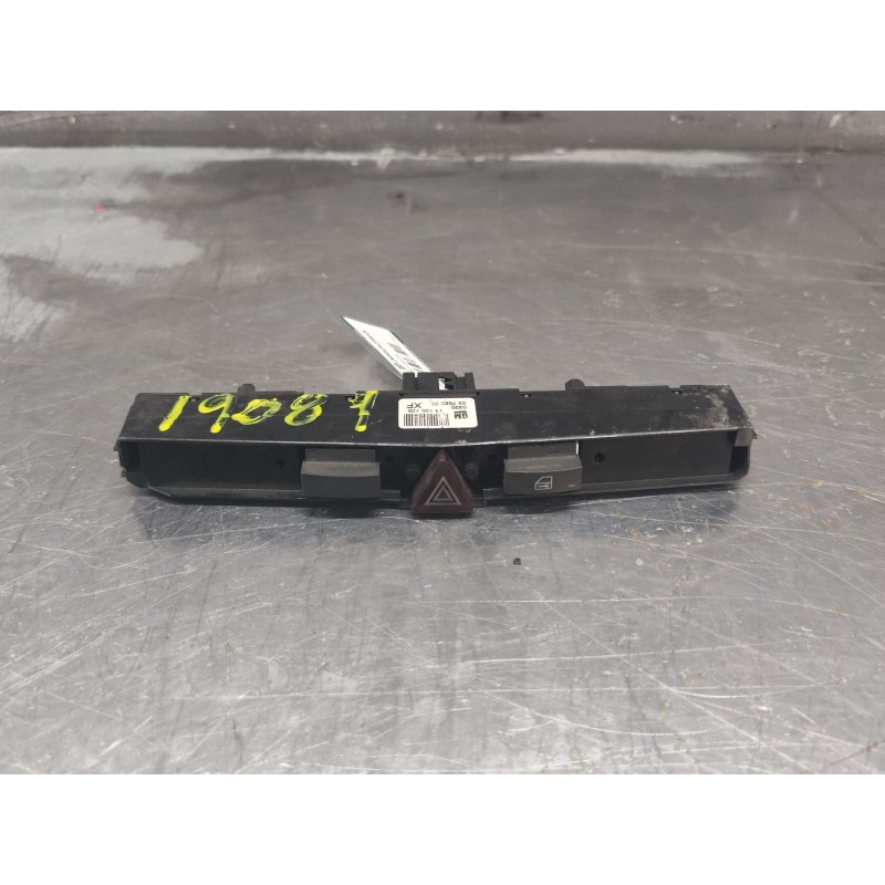 Recambio de warning para opel astra h berlina referencia OEM IAM 03758075  
