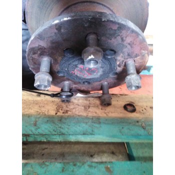 Recambio de buje delantero para nissan cabstar e referencia OEM IAM   