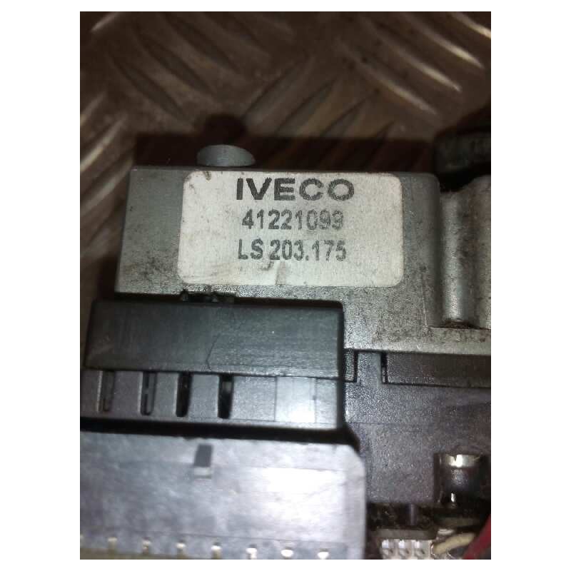 Recambio de mando velocidad de crucero para iveco stralis (as) fsa t / fp lt 4x2 gran espacio referencia OEM IAM 41221099 2