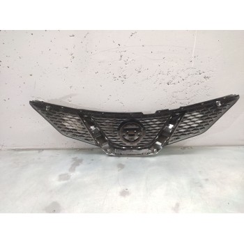 Recambio de rejilla delantera central para nissan qashqai iii (j12) 1.3 dig-t referencia OEM IAM 623104EM  