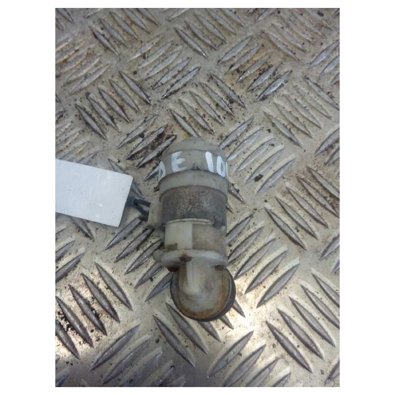 Recambio de bomba limpia para nissan trade chasis cabina referencia OEM IAM 2