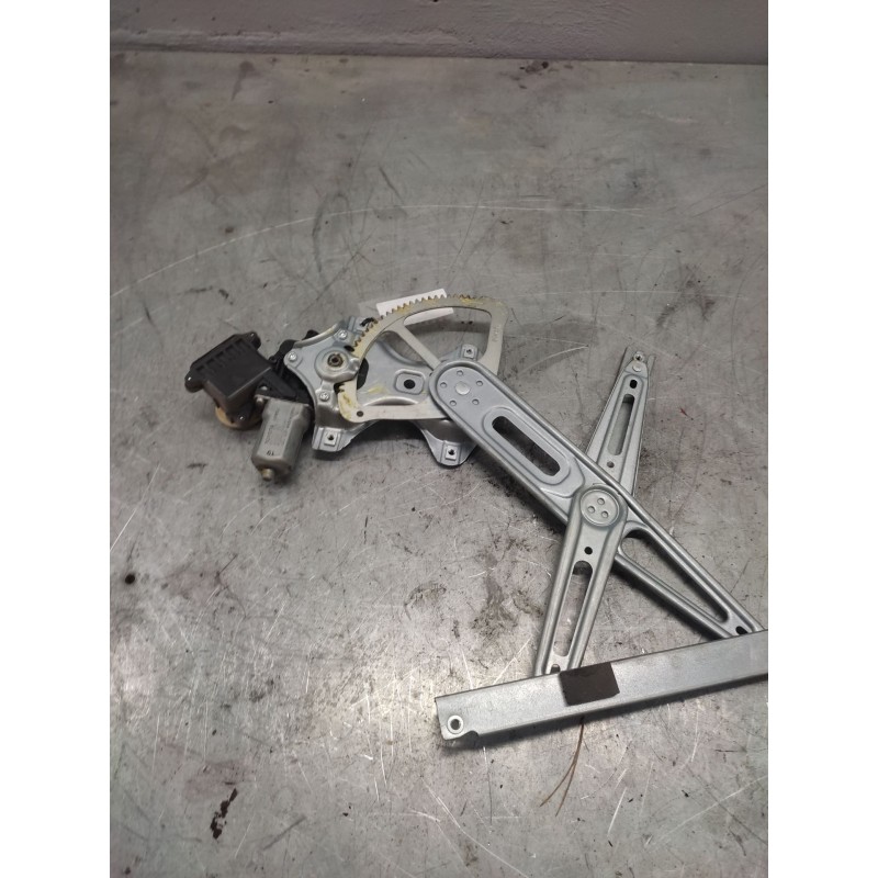 Recambio de elevalunas delantero derecho para toyota auris active referencia OEM IAM 8570102010 2