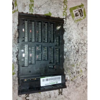 CAJA RELES / FUSIBLES 