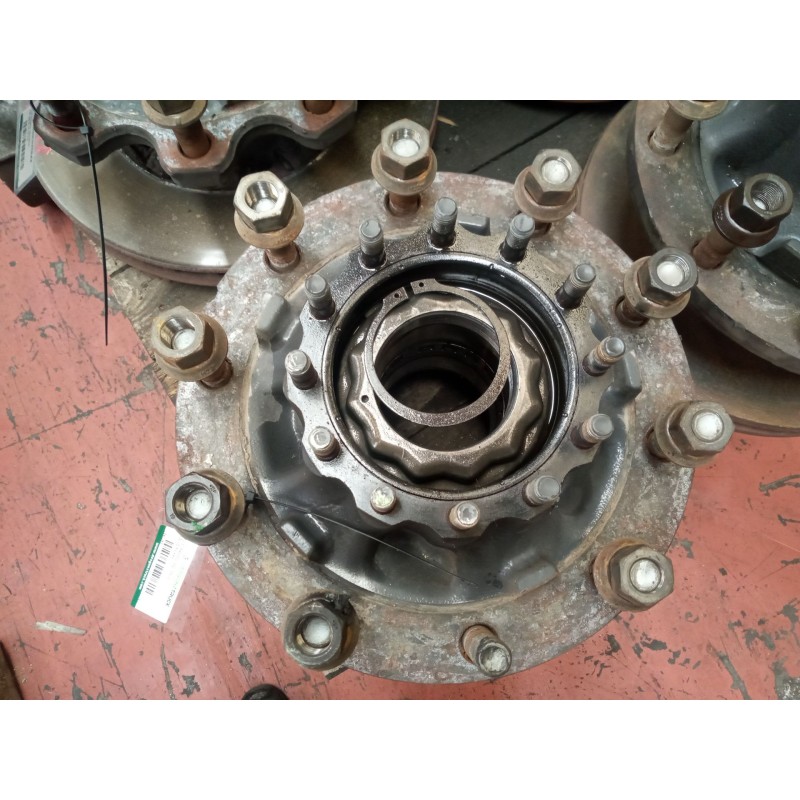 Recambio de buje trasero izquierdo para volvo fh xxx 12.8 diesel referencia OEM IAM 20720743  