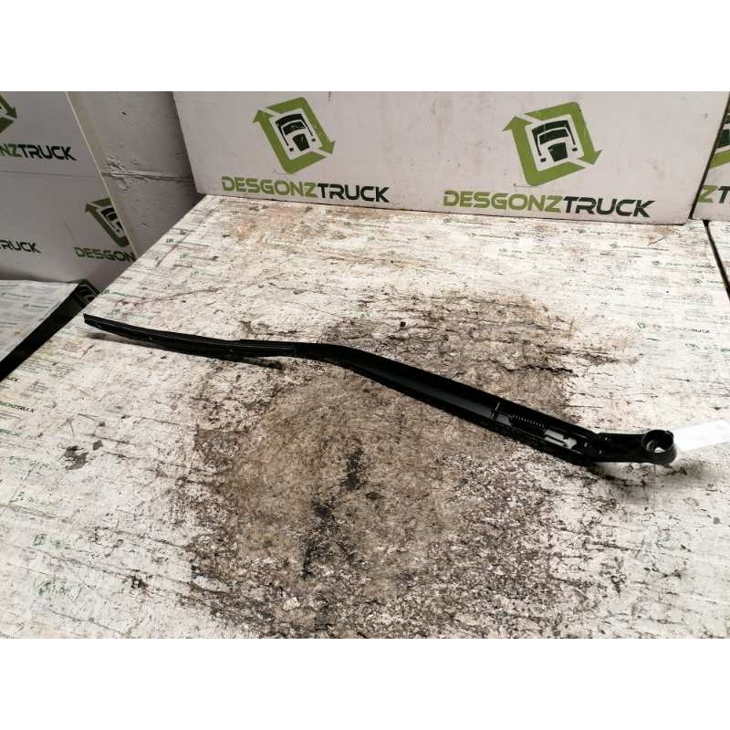 Recambio de brazo limpia delantero derecho para toyota auris live referencia OEM IAM - Blanco 2