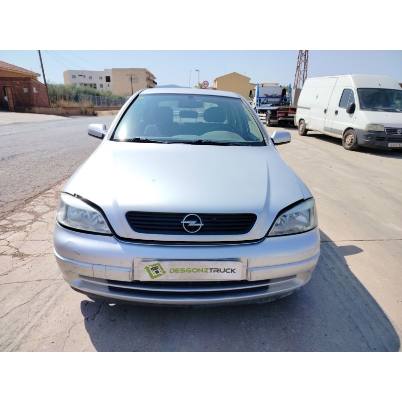 opel astra g berlina del año 2002