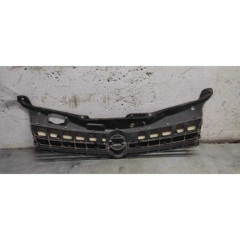 Recambio de rejilla delantera para opel astra h ber. 1.3 16v cdti cat (z 13 dth / l4i) referencia OEM IAM 13108463 2