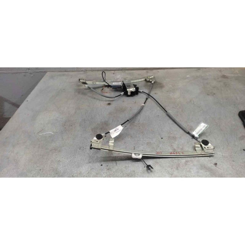 Recambio de elevalunas delantero derecho para peugeot 206 berlina gti referencia OEM IAM 60401380  2 PINS