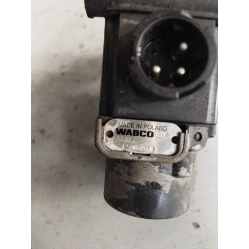 Recambio de valvula aire para iveco stralis (as) 12.9 diesel referencia OEM IAM 4721950550 - Blanco 2