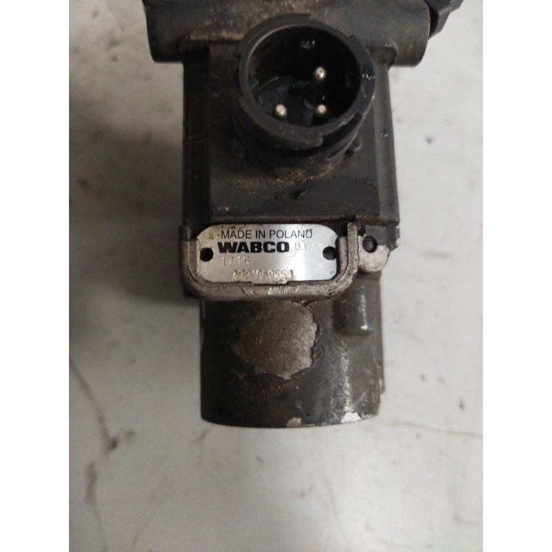 Recambio de valvula aire para iveco stralis (as) 12.9 diesel referencia OEM IAM 4721950550 - Blanco 2
