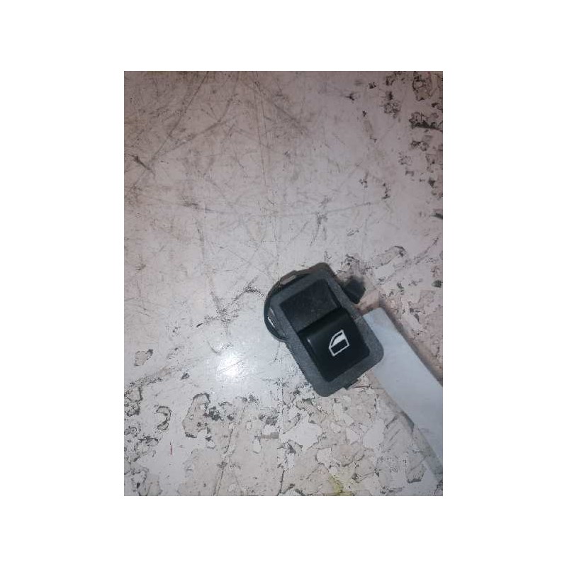 Recambio de mando elevalunas trasero izquierdo para bmw serie 3 berlina (e46) 323i referencia OEM IAM 61318368921 3 PINS 