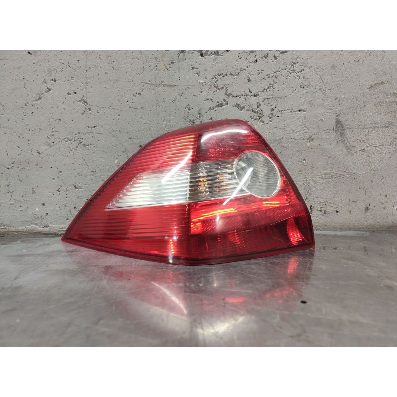 Recambio de piloto trasero izquierdo para renault megane ii classic berlina confort authentique referencia OEM IAM   