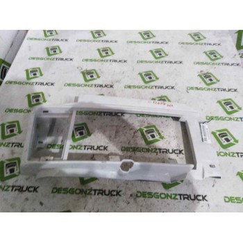 Recambio de molduras delanteras para renault b 120-35/55/65 messenger e2 2.8 diesel referencia OEM IAM 5000368208  MOLDURA DELAN