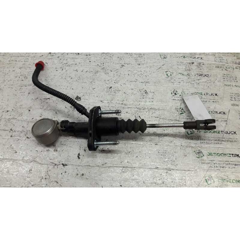 Recambio de bomba embrague para opel astra h berlina referencia OEM IAM 90523769 2