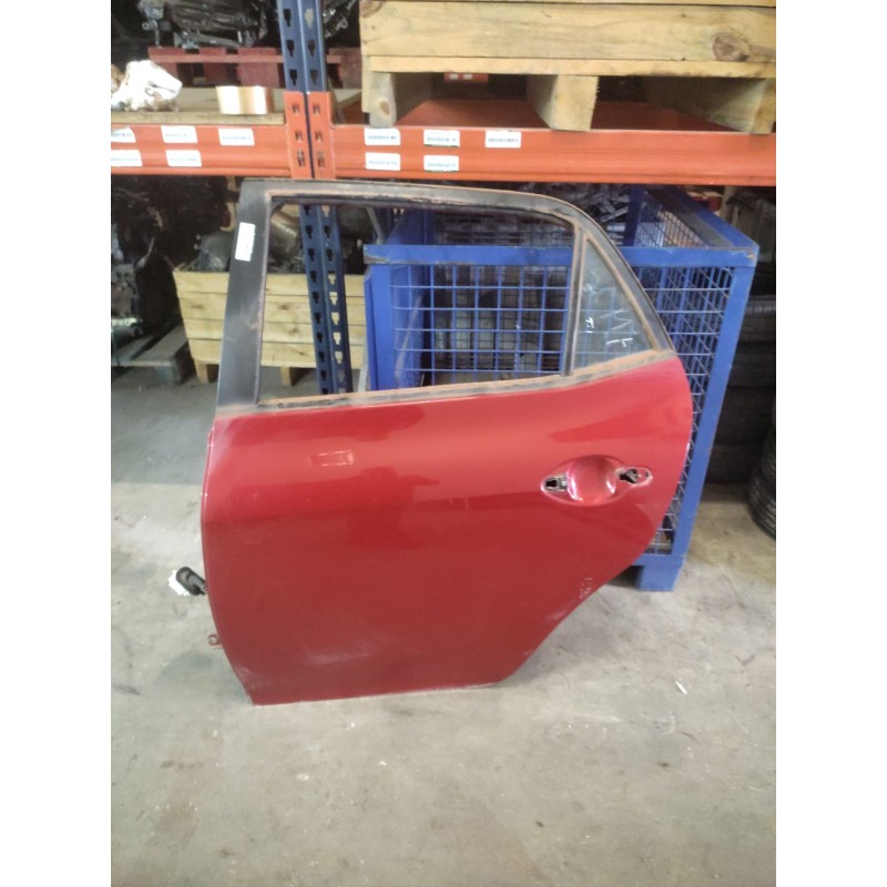 Recambio de puerta trasera derecha para toyota auris active referencia OEM IAM 9