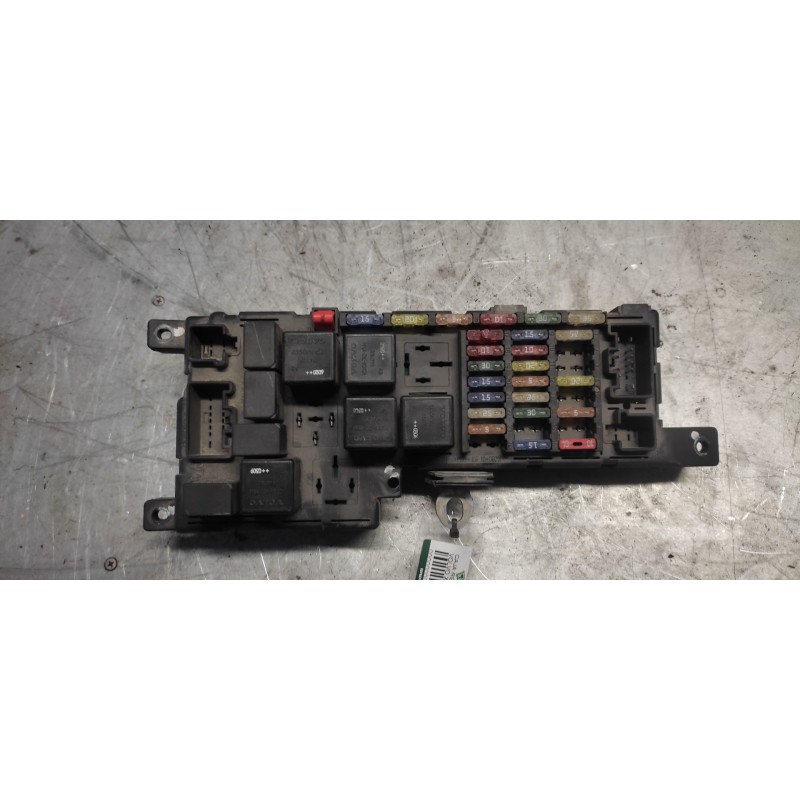 Recambio de caja reles / fusibles para volvo xc70 2.4 d awd ocean race referencia OEM IAM 8678449 518828009 
