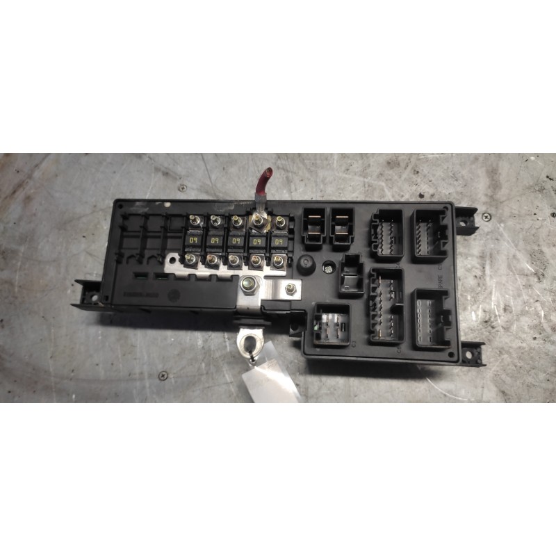 Recambio de caja reles / fusibles para volvo xc70 2.4 d awd ocean race referencia OEM IAM 8678449 518828009 2