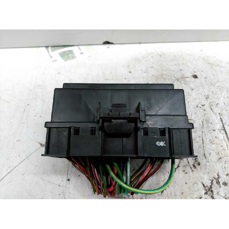 Recambio de caja reles / fusibles para ford transit caja cerrada, corta (fy) (2000 =>) ft 260 2.0 referencia OEM IAM 4401681 - Blanco