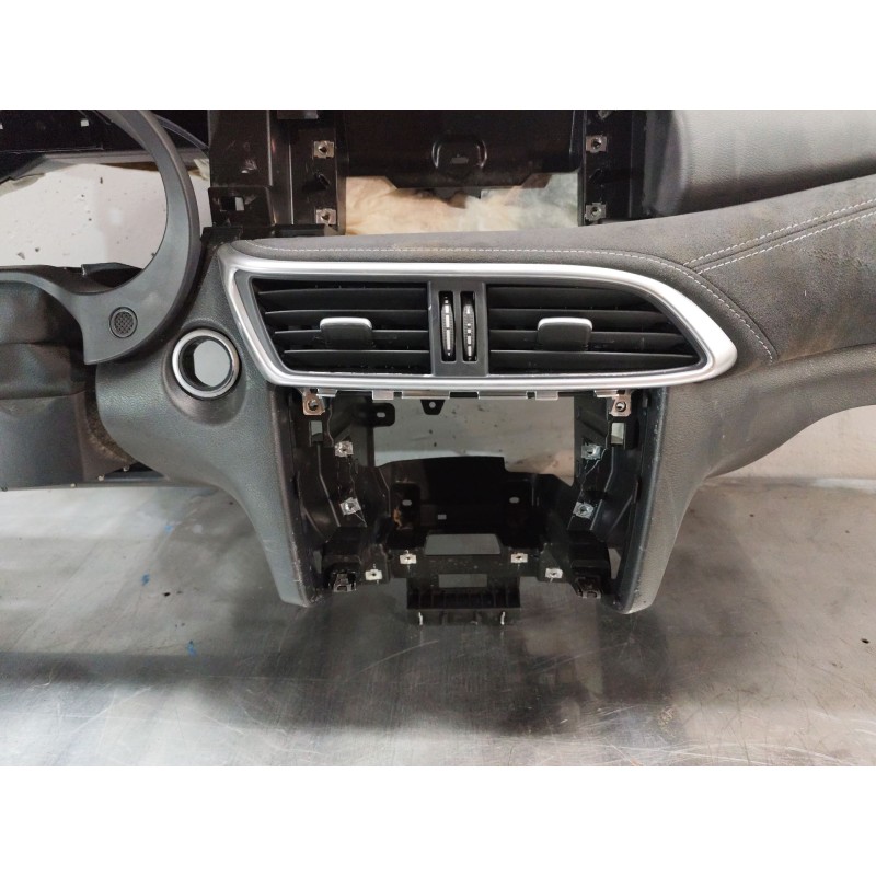 Recambio de salpicadero para infiniti q30 1.5 d referencia OEM IAM - Gris 2