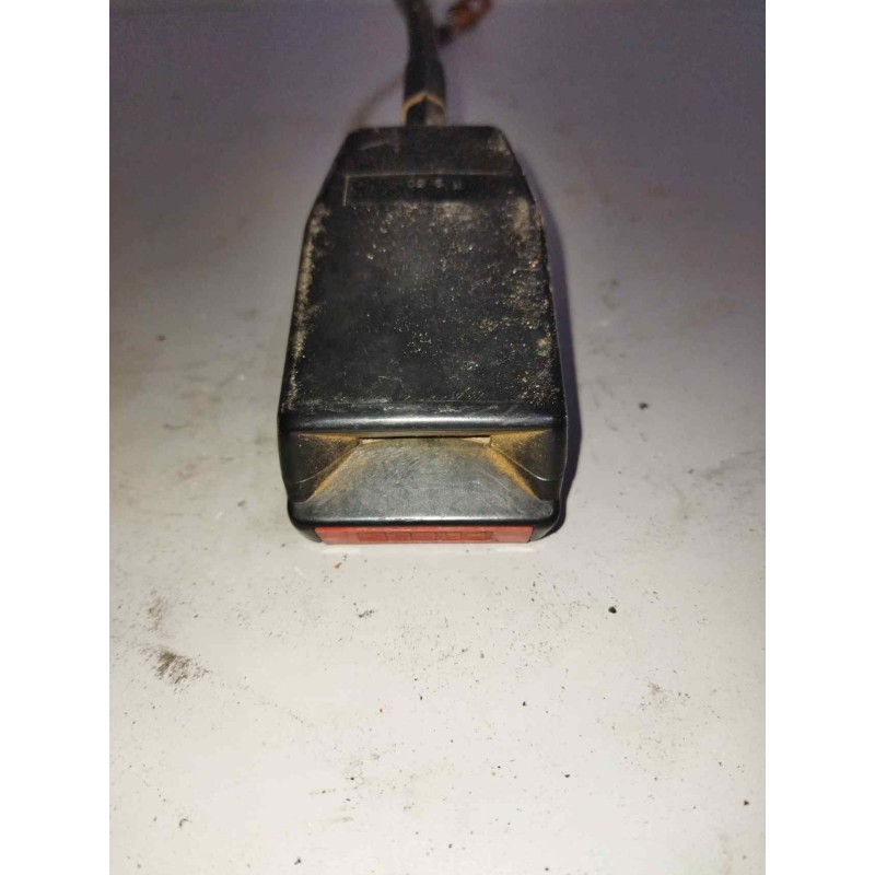 Recambio de enganche de cinturon delantero derecho para renault b 90 - 35 / 50 / 60 referencia OEM IAM  PARTE CENTRAL - Blanco 3