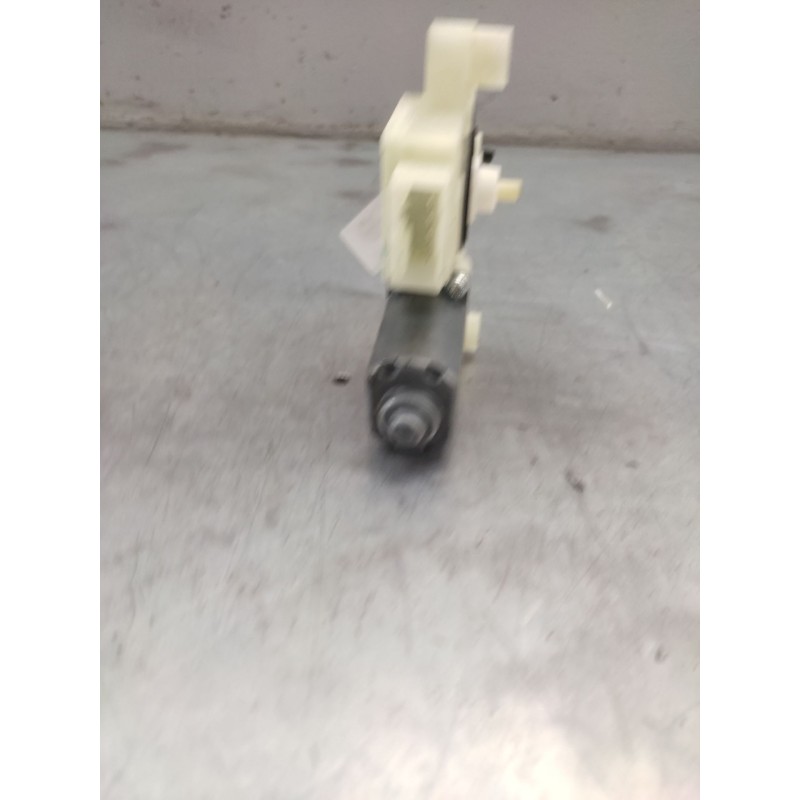 Recambio de motor elevalunas trasero derecho para skoda rapid ambition referencia OEM IAM 5JA959812L  6 PINS - Blanco 5