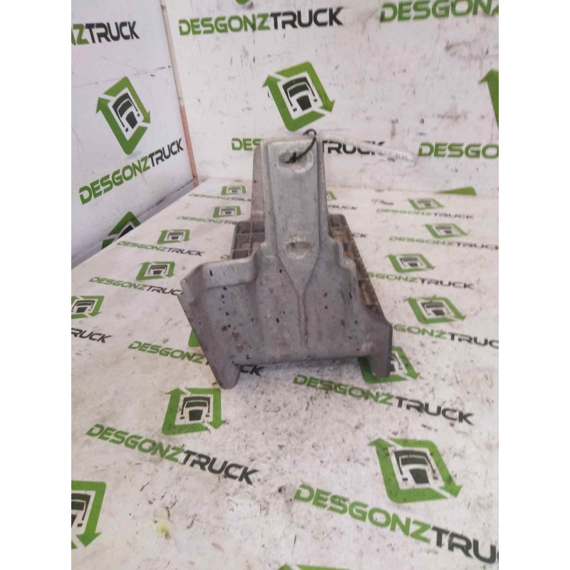 Recambio de peldaño derecho para renault b 120-35/55/65 messenger e2 2.8 diesel referencia OEM IAM 5000370940 - Blanco 2