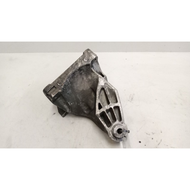 Recambio de soporte motor para riocar march 07 referencia OEM IAM A6512231704 - Blanco 3