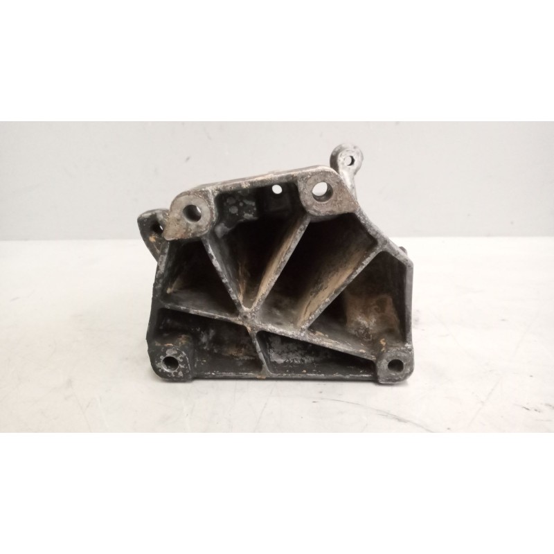 Recambio de soporte motor para riocar march 07 referencia OEM IAM A6512231704 - Blanco 4