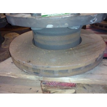 Recambio de buje delantero para renault magnum e-tech 2000  fas gv 4 x 2 larga distancia referencia OEM IAM   