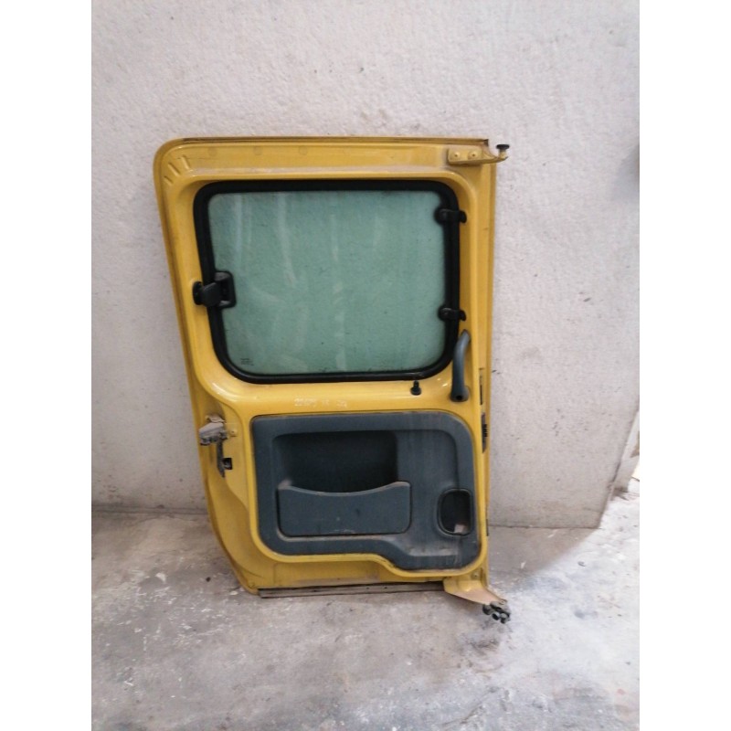 Recambio de puerta lateral corredera izquierda para renault kangoo (f/kc0) referencia OEM IAM - Amarillo 2