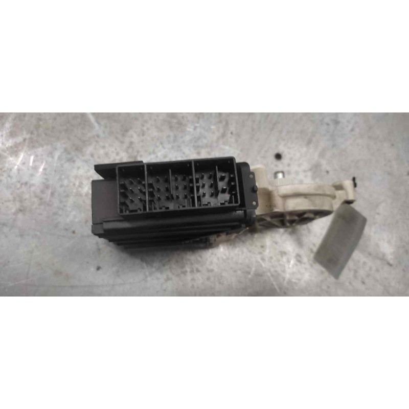 Recambio de motor elevalunas delantero derecho para seat ibiza (6l1) cool referencia OEM IAM 104383101 - Blanco 2