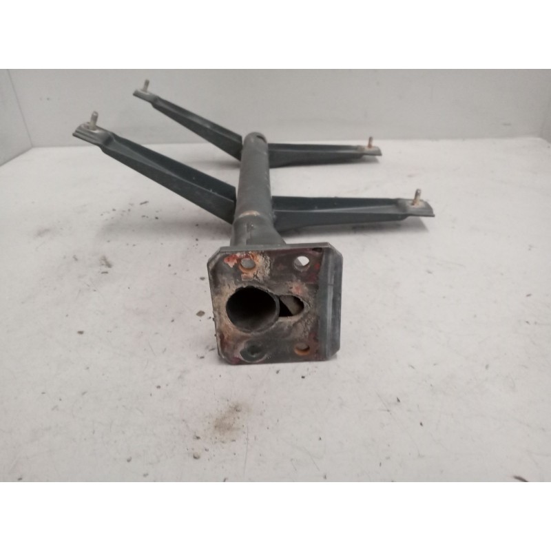 Recambio de soporte para iveco eurocargo 5.9 diesel referencia OEM IAM 8142633 - Blanco 2