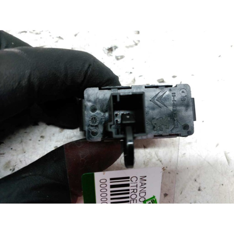 Recambio de mando elevalunas trasero izquierdo para citroën c5 berlina 1.6 hdi fap referencia OEM IAM - Negro 3